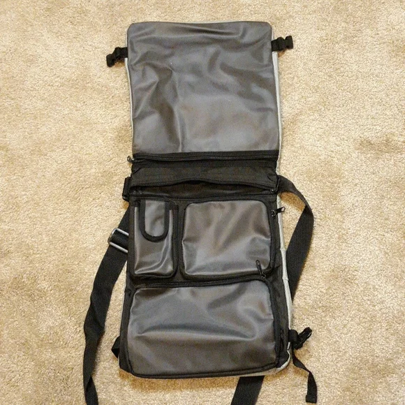 Calvin Klein Crossover Bag - Picture 6 of 9